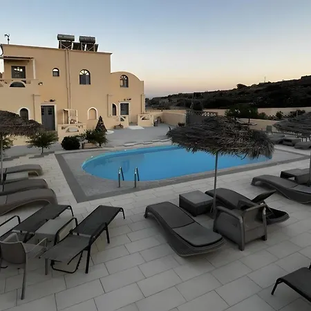 Ξενοδοχείο με διαμερίσματα Leon Lux Santorini