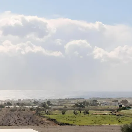Leon Lux Santorini Εμπορειό